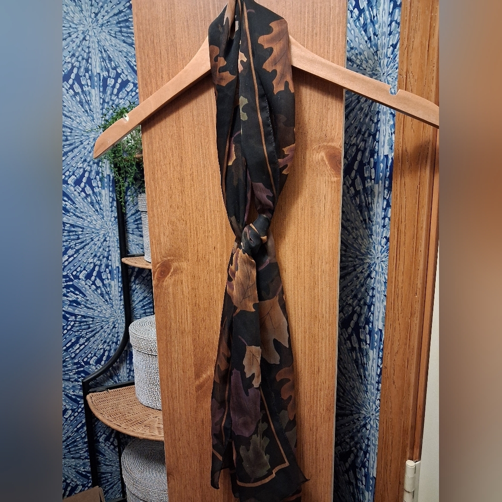 Leaf Pattern Sheer Scarf - Picture 2 of 3